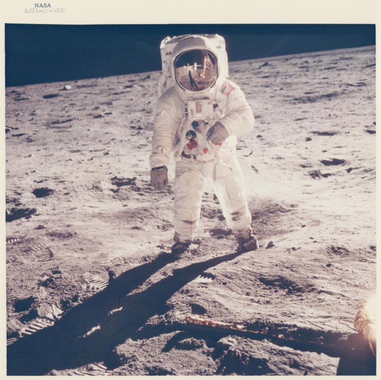 ヴィンテージ 1969 NASA 公認 アストロノーツ 2nd Vintage NASA Photos Show Golden Age of Space Travel